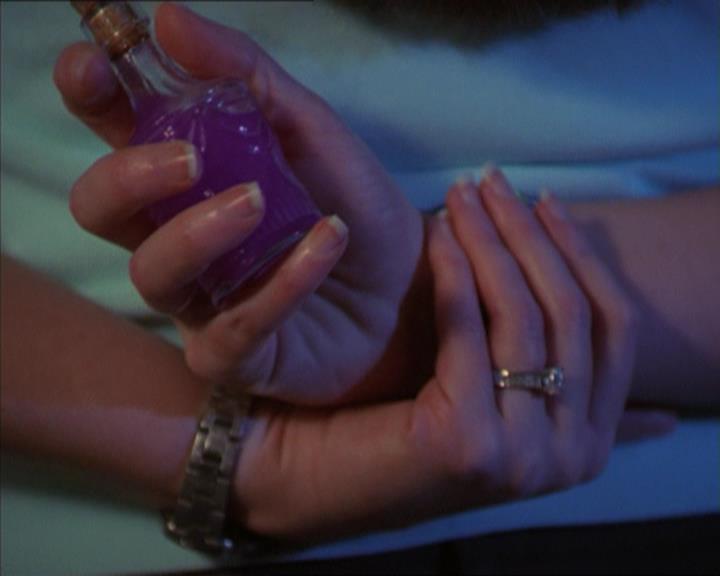 Charmed-Online-dot-320LookWhosBarking1803.jpg Charmed-Online-dot-320LookWhosBarking1803.jpg