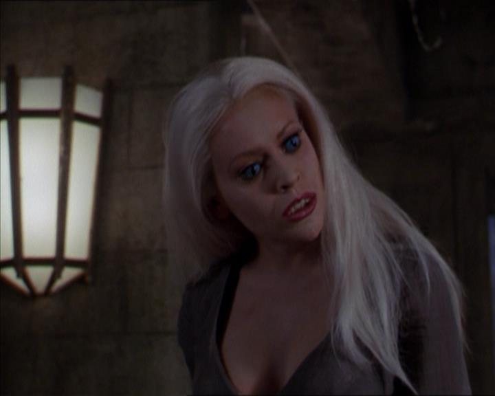 Charmed-Online-dot-320LookWhosBarking2005.jpg Charmed-Online-dot-320LookWhosBarking2005.jpg