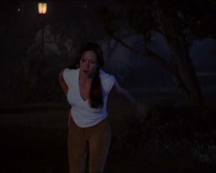 Charmed-Online-dot-320LookWhosBarking2033.jpg Charmed-Online-dot-320LookWhosBarking2033.jpg