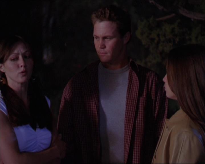 Charmed-Online-dot-320LookWhosBarking2177.jpg Charmed-Online-dot-320LookWhosBarking2177.jpg