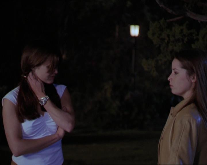 Charmed-Online-dot-320LookWhosBarking2189.jpg