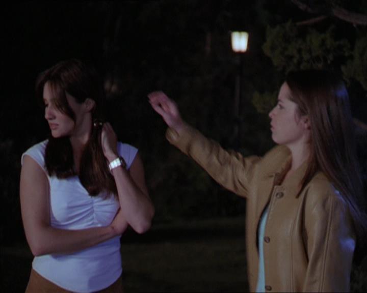 Charmed-Online-dot-320LookWhosBarking2191.jpg