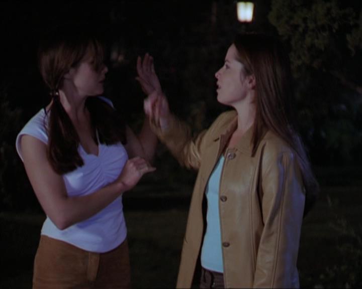 Charmed-Online-dot-320LookWhosBarking2193.jpg Charmed-Online-dot-320LookWhosBarking2193.jpg