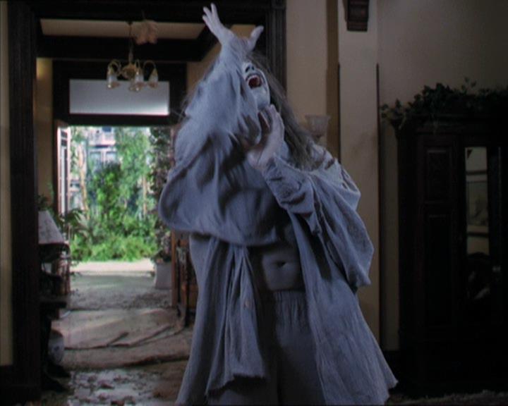 Charmed-Online-dot-322AllHellBreaksLoose0137.jpg