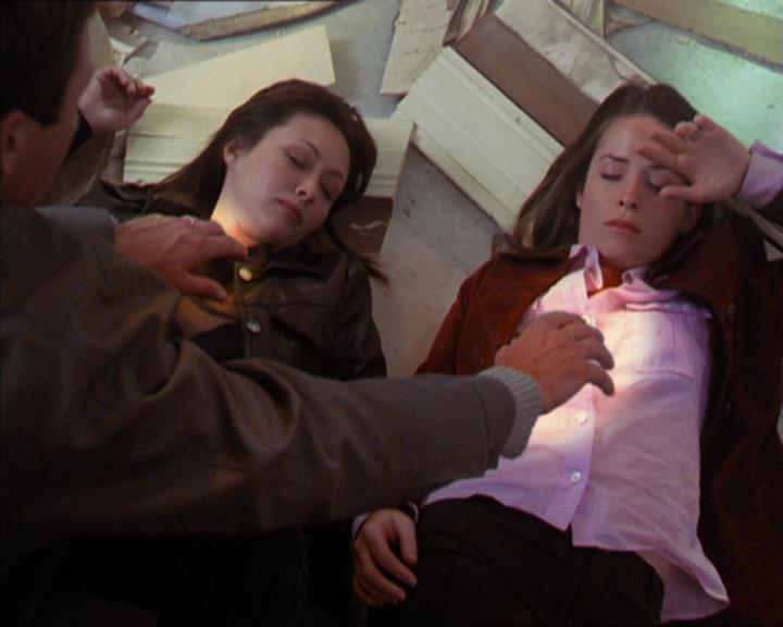 Charmed-Online-dot-322AllHellBreaksLoose0166.jpg