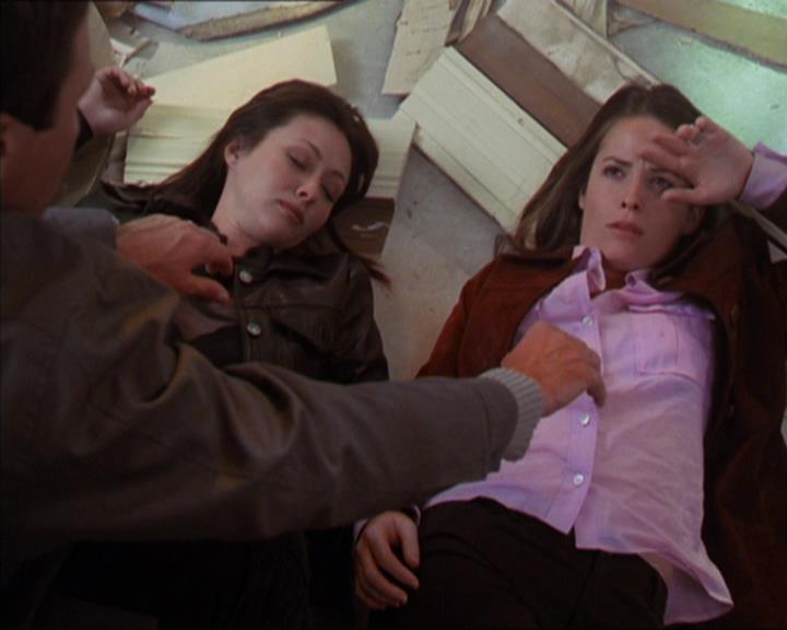 Charmed-Online-dot-322AllHellBreaksLoose0168.jpg