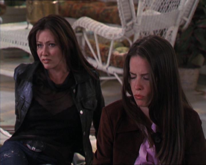 Charmed-Online-dot-322AllHellBreaksLoose0189.jpg