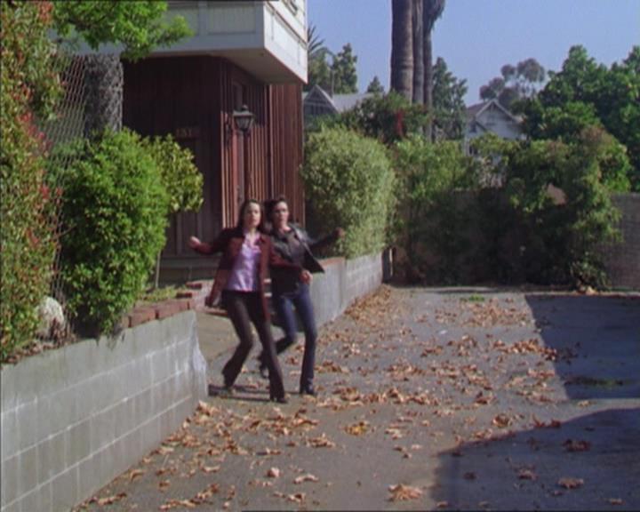 Charmed-Online-dot-322AllHellBreaksLoose0214.jpg