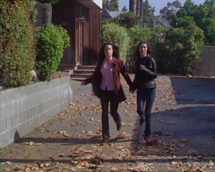 Charmed-Online-dot-322AllHellBreaksLoose0216.jpg