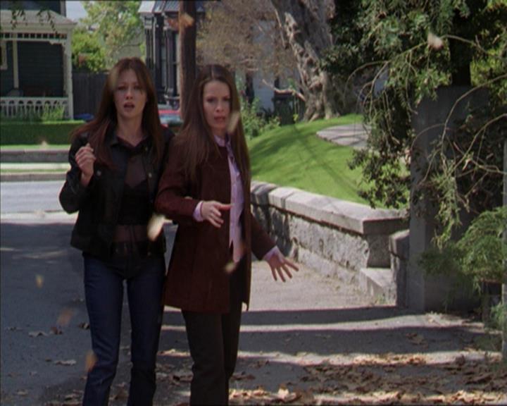 Charmed-Online-dot-322AllHellBreaksLoose0240.jpg