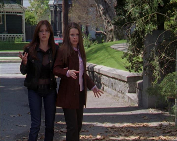 Charmed-Online-dot-322AllHellBreaksLoose0243.jpg