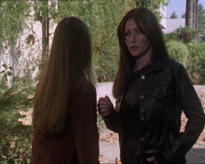Charmed-Online-dot-322AllHellBreaksLoose0249.jpg Charmed-Online-dot-322AllHellBreaksLoose0249.jpg