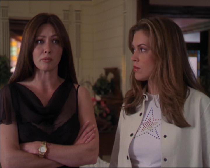 Charmed-Online-dot-322AllHellBreaksLoose0421.jpg