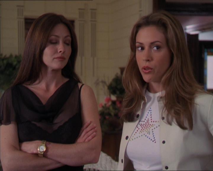 Charmed-Online-dot-322AllHellBreaksLoose0451.jpg