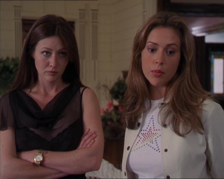 Charmed-Online-dot-322AllHellBreaksLoose0495.jpg