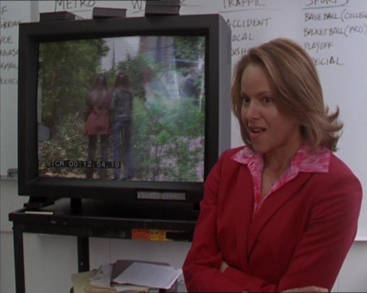 Charmed-Online-dot-322AllHellBreaksLoose0575.jpg