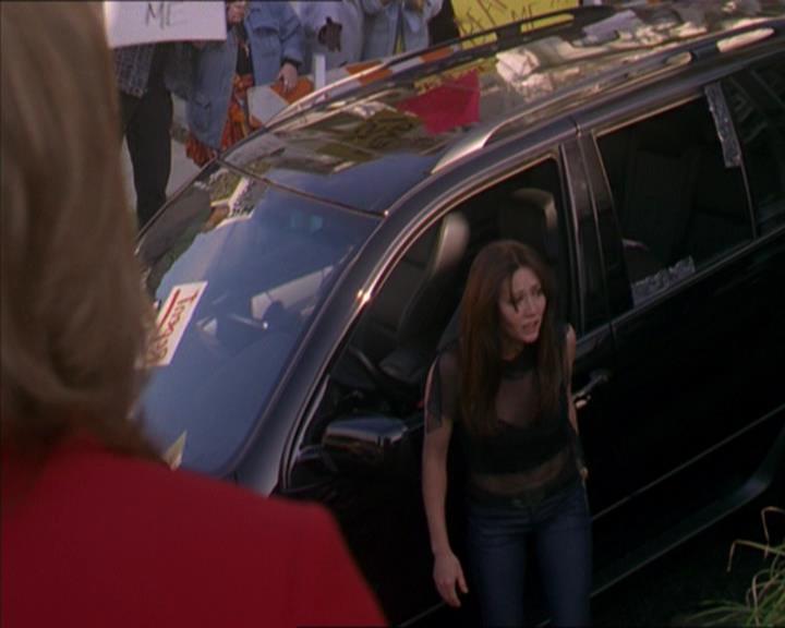 Charmed-Online-dot-322AllHellBreaksLoose1704.jpg