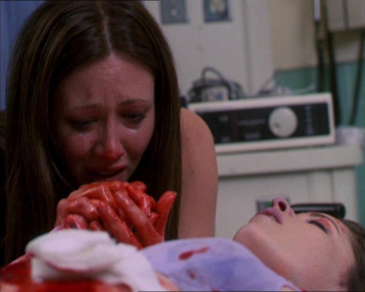 Charmed-Online-dot-322AllHellBreaksLoose1902.jpg Charmed-Online-dot-322AllHellBreaksLoose1902.jpg