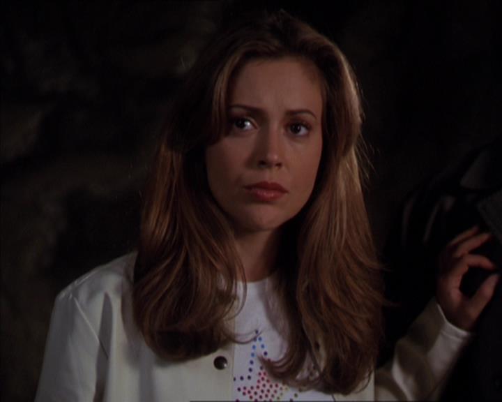 Charmed-Online-dot-322AllHellBreaksLoose1977.jpg