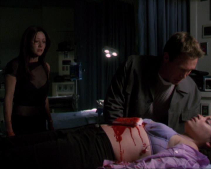 Charmed-Online-dot-322AllHellBreaksLoose2038.jpg