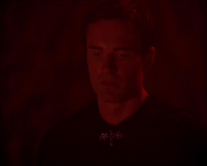 Charmed-Online-dot-322AllHellBreaksLoose2145.jpg