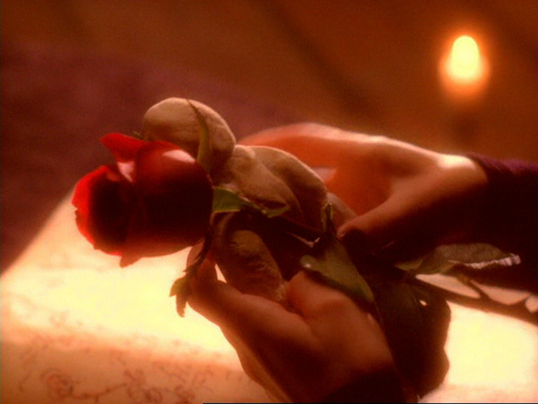 charmed-online_dot_net_OpeningCreditsS3-00004.png