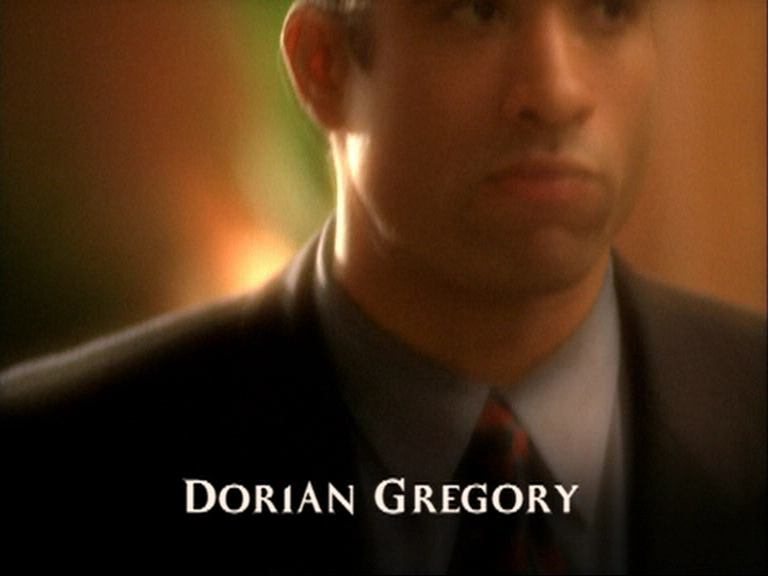 charmed-online_dot_net_OpeningCreditsS3-00045.png