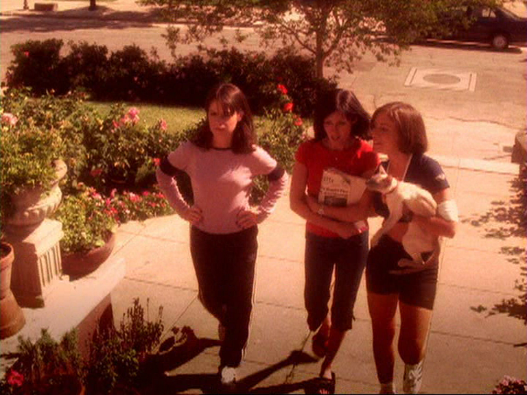 charmed-online_dot_net_OpeningCreditsS3-00054.png