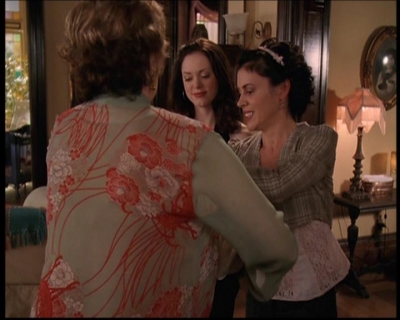 Charmed-Online_dot_net-7x03CheaperByTheCoven0142.jpg