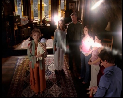 Charmed-Online_dot_net-7x03CheaperByTheCoven2389.jpg