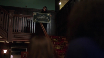 Charmed-Online-dot-nl_Charmed-1x01Pilot02449.jpg