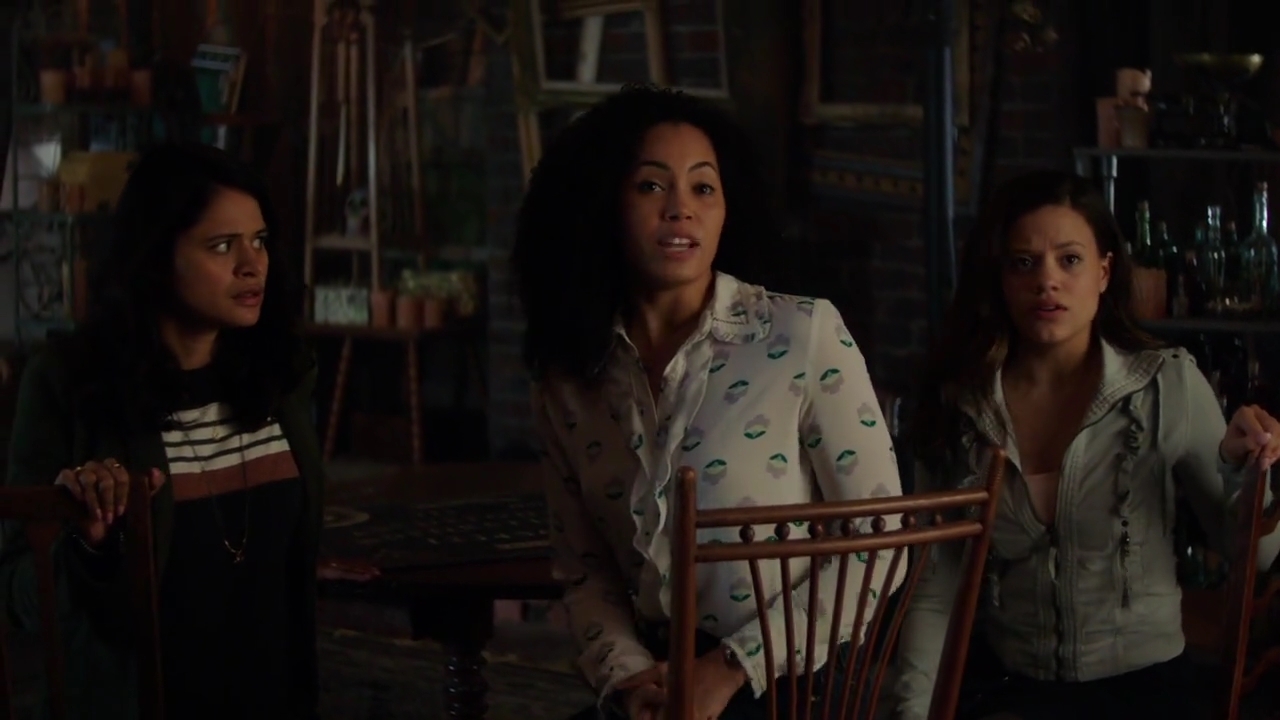 Charmed-Online-dot-nl_Charmed-1x02LetThisMotherOut00067.jpg