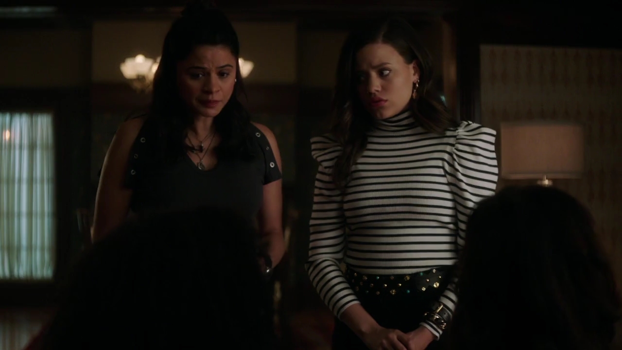 Charmed-Online-dot-nl_Charmed-1x02LetThisMotherOut01403.jpg