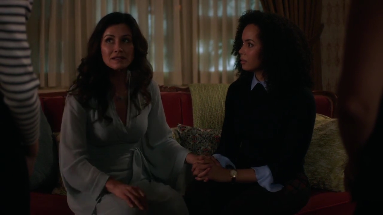 Charmed-Online-dot-nl_Charmed-1x02LetThisMotherOut01411.jpg