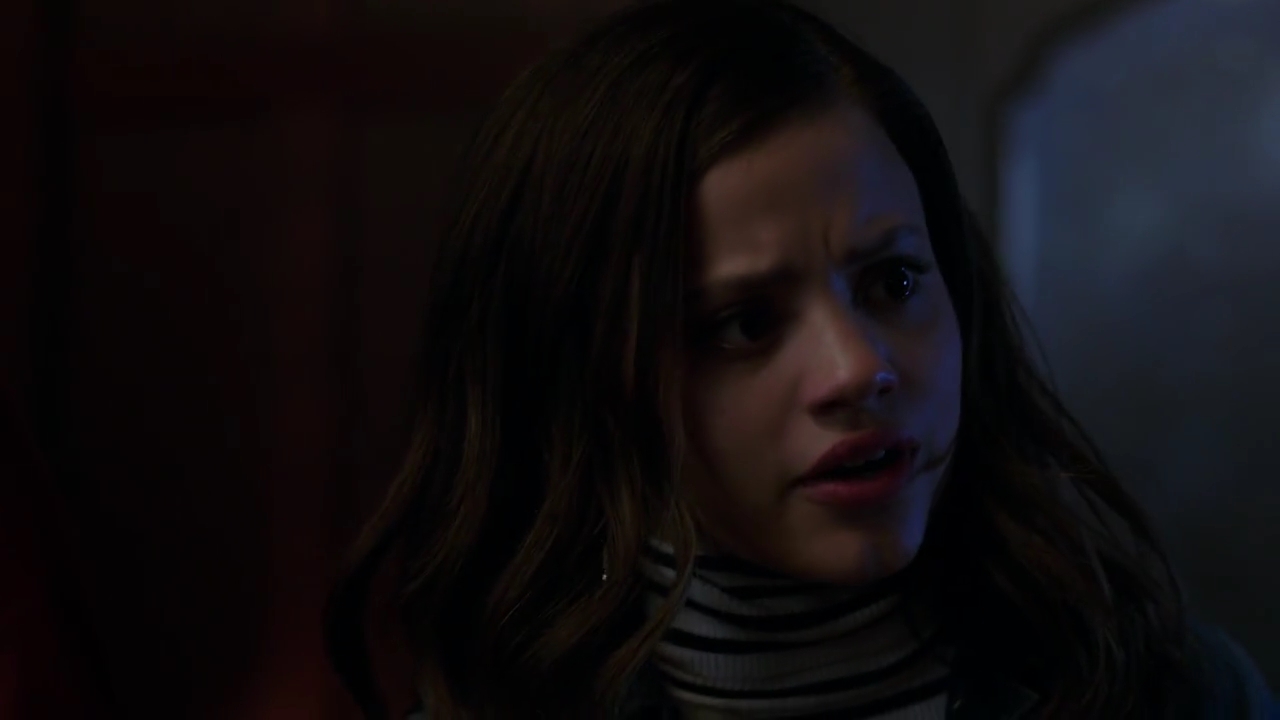 Charmed-Online-dot-nl_Charmed-1x02LetThisMotherOut01740.jpg