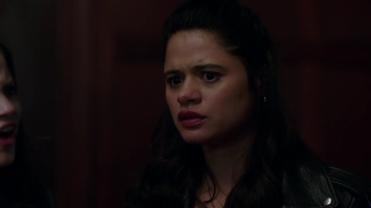 Charmed-Online-dot-nl_Charmed-1x02LetThisMotherOut01743.jpg