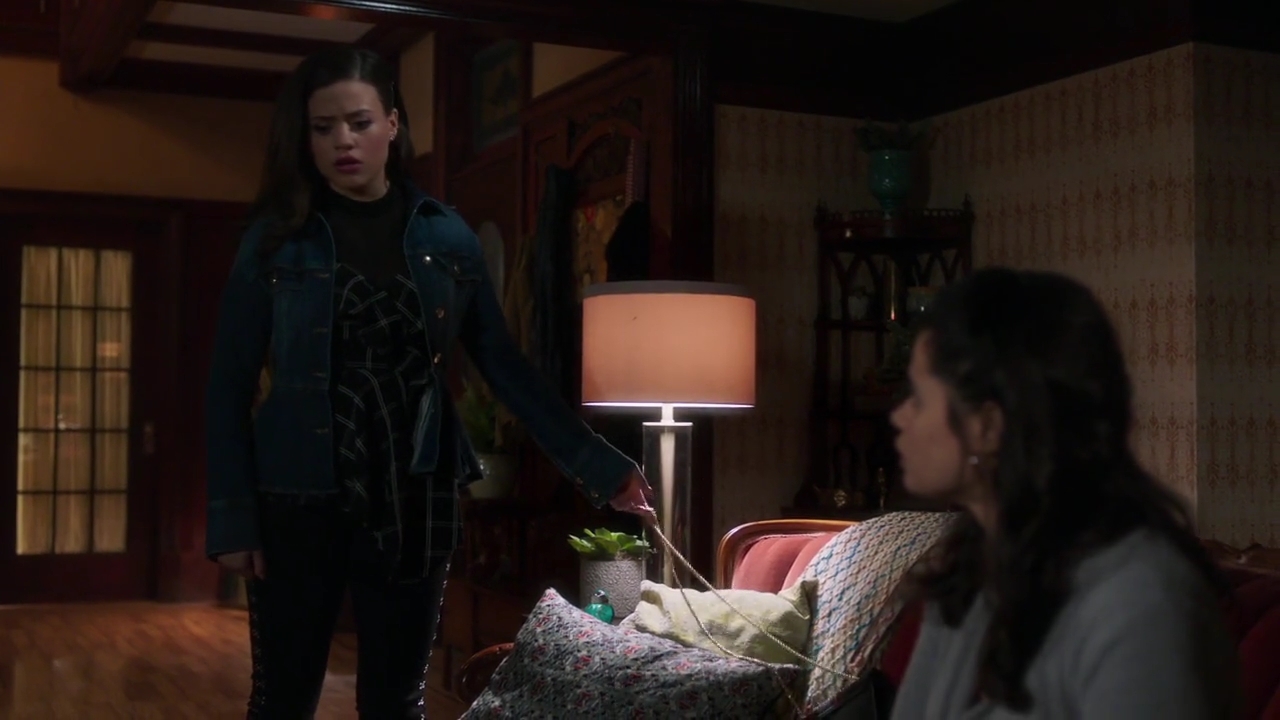 Charmed-Online-dot-nl_Charmed-1x05OtherWoman01686.jpg Charmed-Online-dot-nl_Charmed-1x05OtherWoman01686.jpg