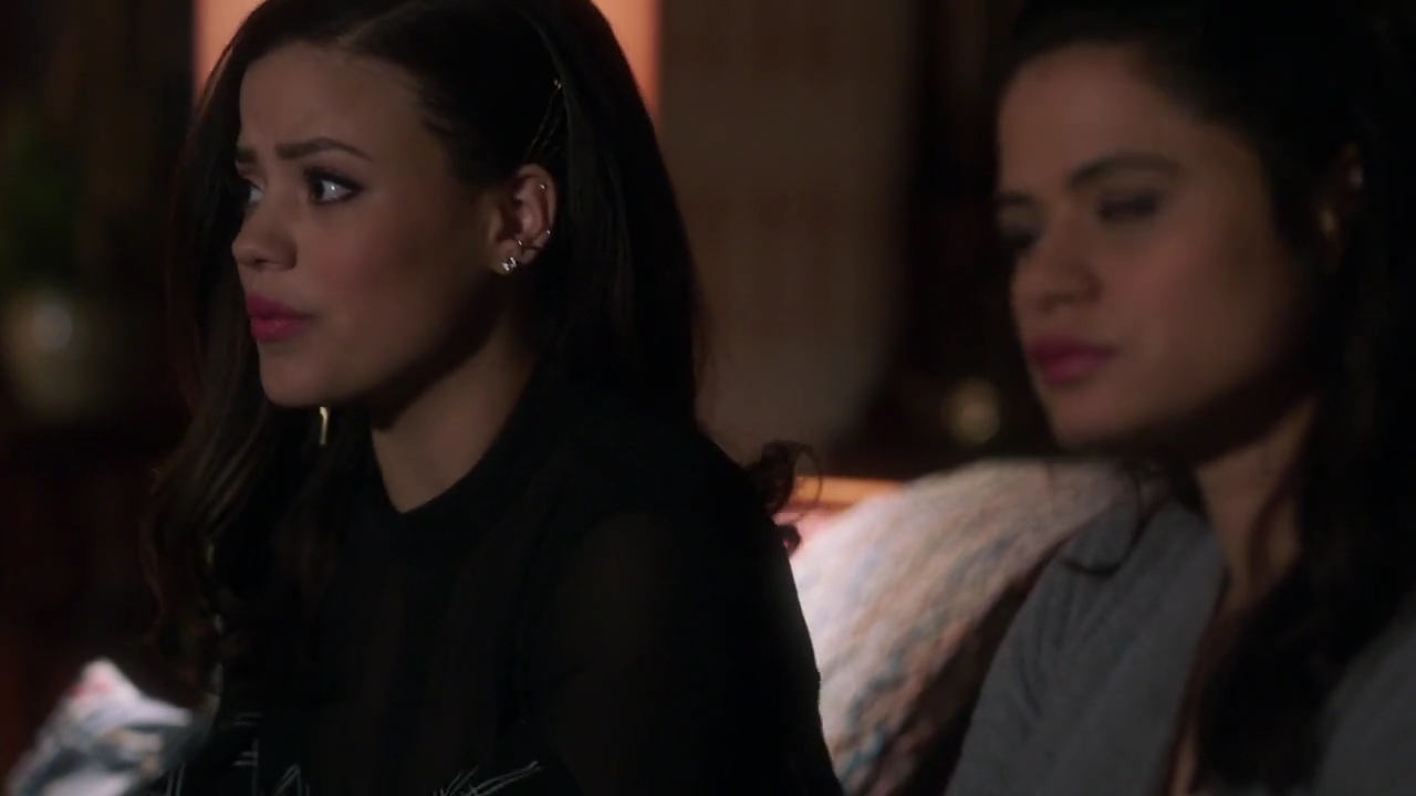 Charmed-Online-dot-nl_Charmed-1x05OtherWoman01738.jpg Charmed-Online-dot-nl_Charmed-1x05OtherWoman01738.jpg