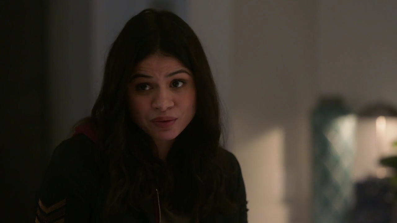 Charmed-Online-dot-nl_Charmed-1x06KappaSpirit01536.jpg