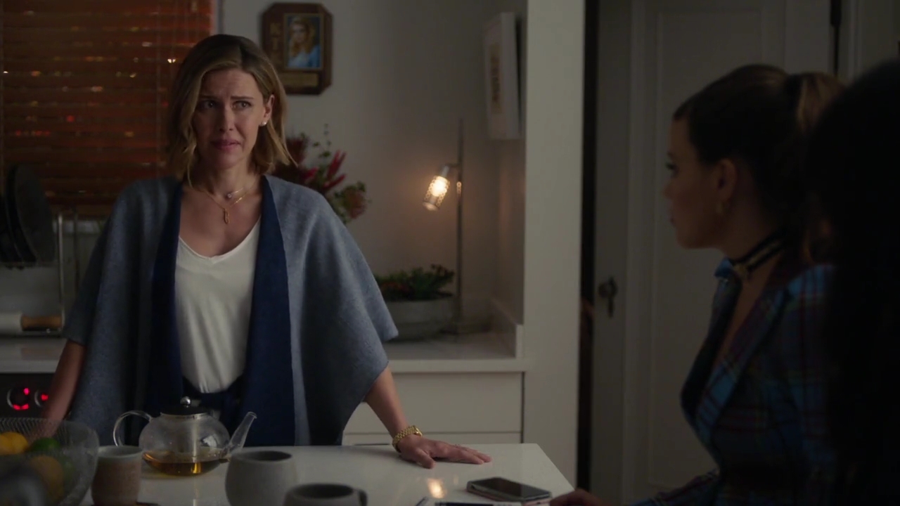 Charmed-Online-dot-nl_Charmed-1x06KappaSpirit01560.jpg