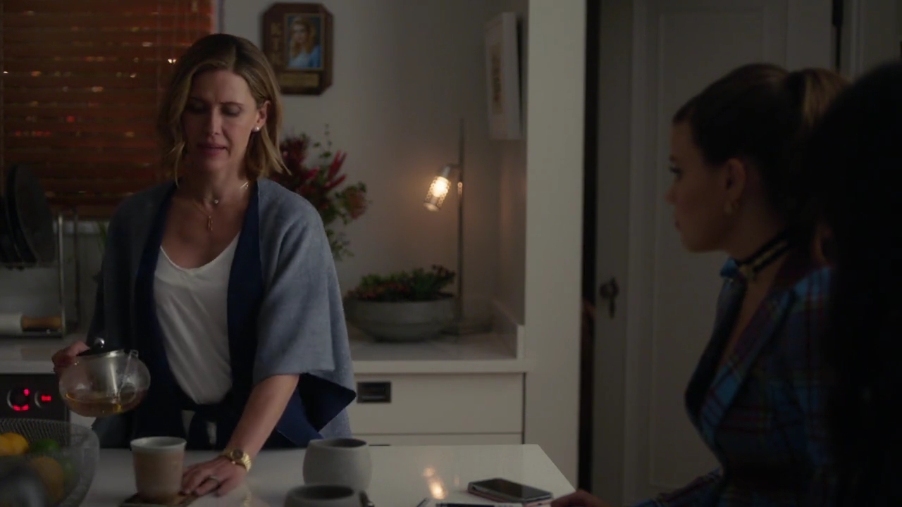 Charmed-Online-dot-nl_Charmed-1x06KappaSpirit01564.jpg