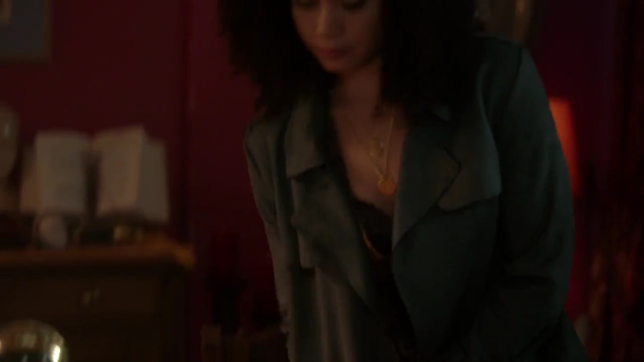 Charmed-Online-dot-nl_Charmed-1x06KappaSpirit01720.jpg