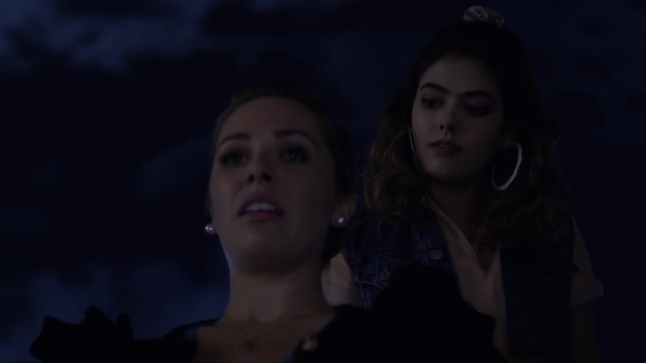 Charmed-Online-dot-nl_Charmed-1x06KappaSpirit01785.jpg