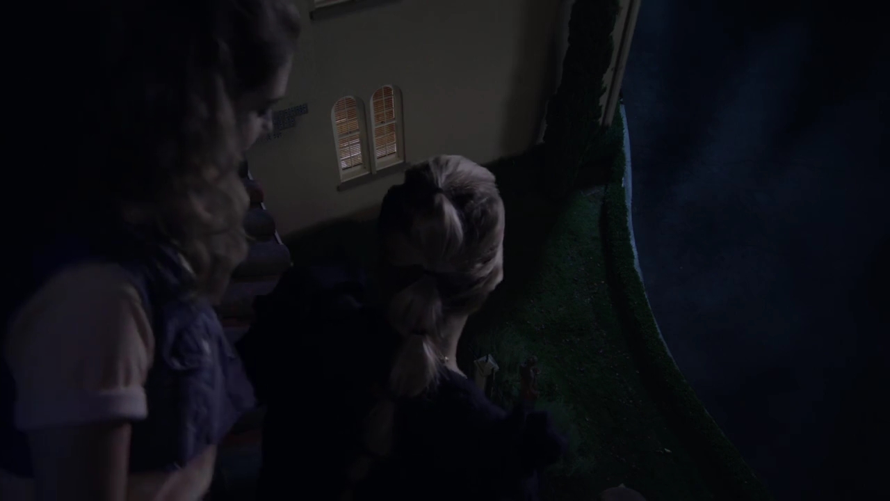 Charmed-Online-dot-nl_Charmed-1x06KappaSpirit01790.jpg