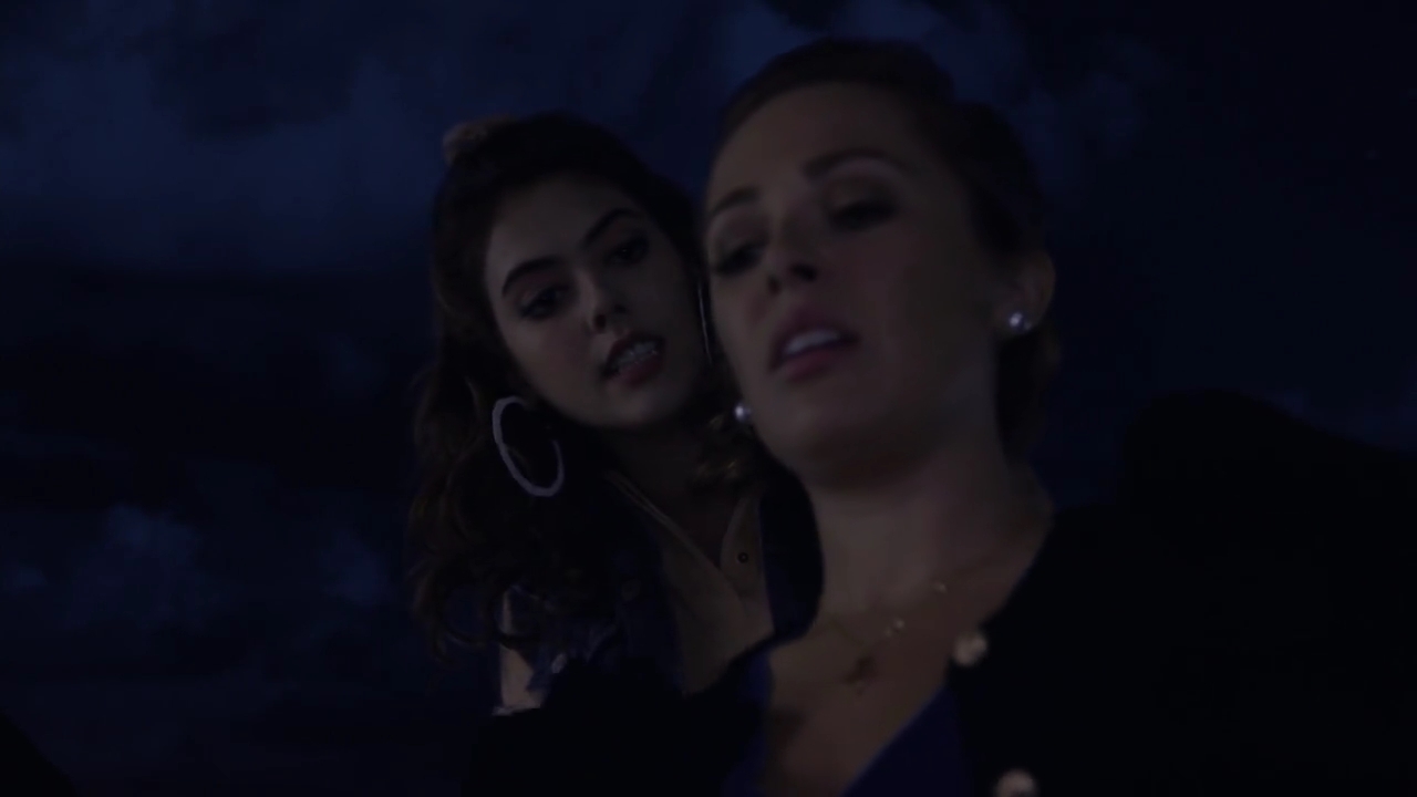 Charmed-Online-dot-nl_Charmed-1x06KappaSpirit01798.jpg