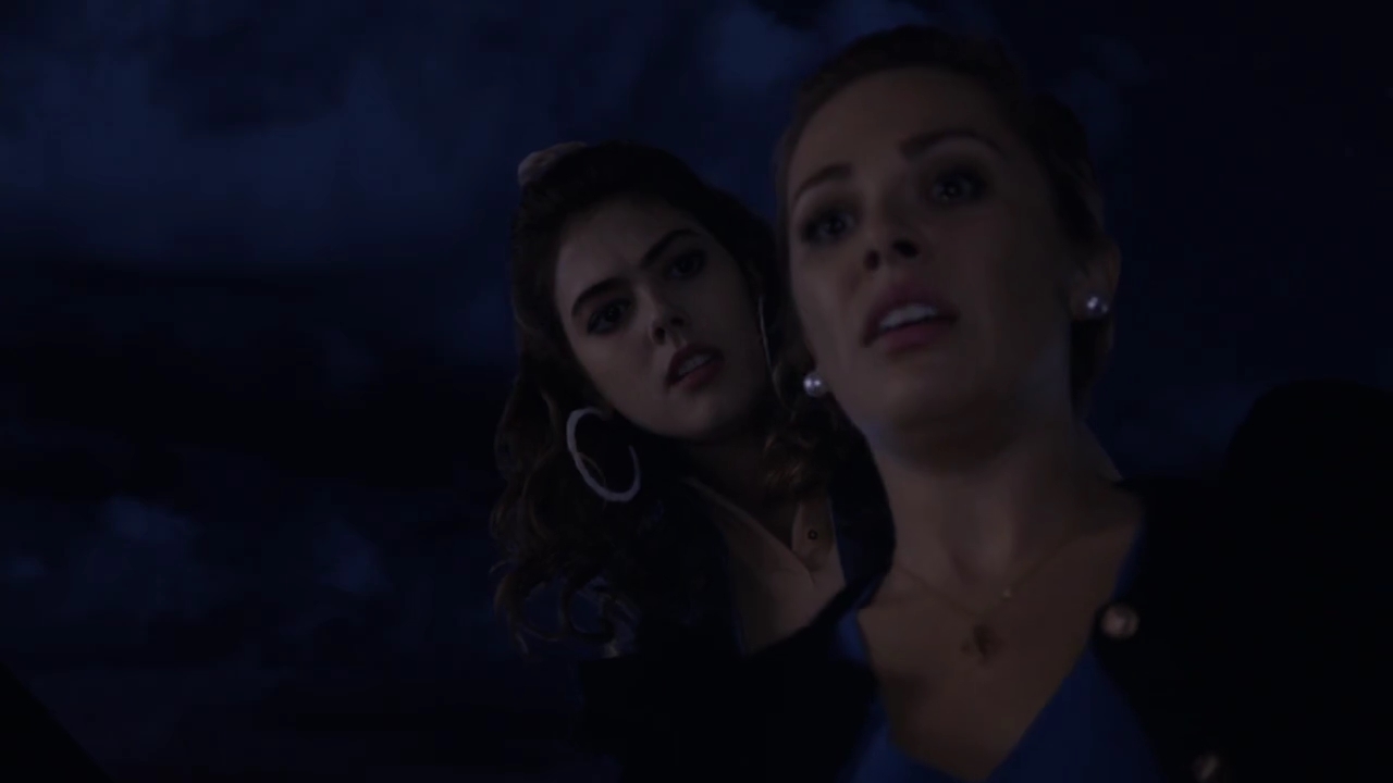 Charmed-Online-dot-nl_Charmed-1x06KappaSpirit01806.jpg