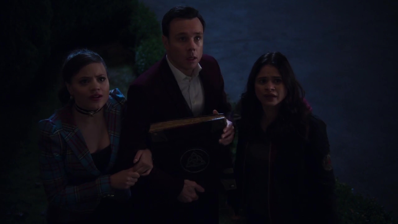 Charmed-Online-dot-nl_Charmed-1x06KappaSpirit01820.jpg