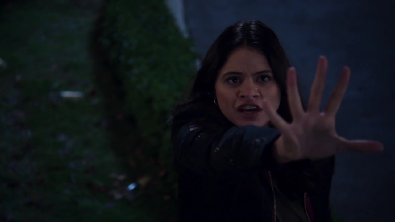 Charmed-Online-dot-nl_Charmed-1x06KappaSpirit01888.jpg