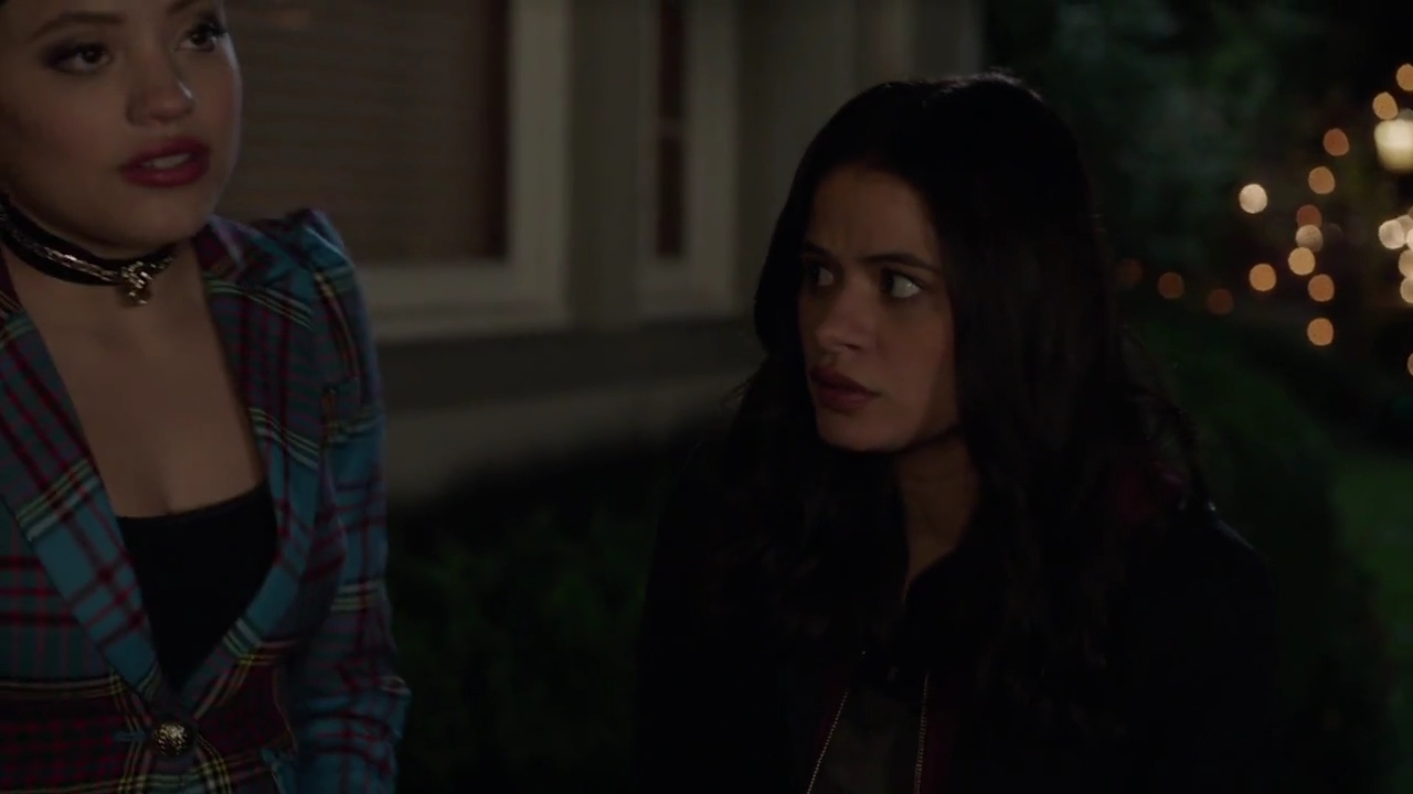 Charmed-Online-dot-nl_Charmed-1x06KappaSpirit02022.jpg