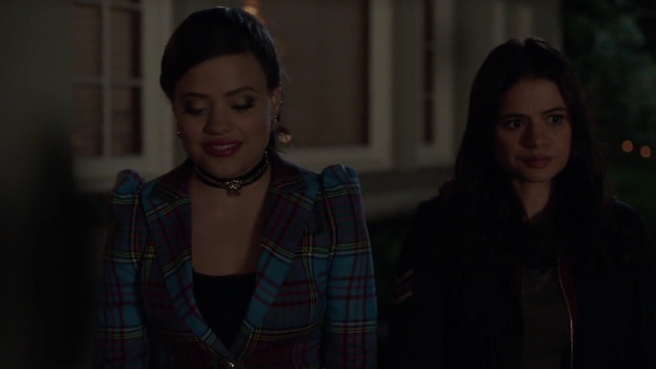 Charmed-Online-dot-nl_Charmed-1x06KappaSpirit02027.jpg